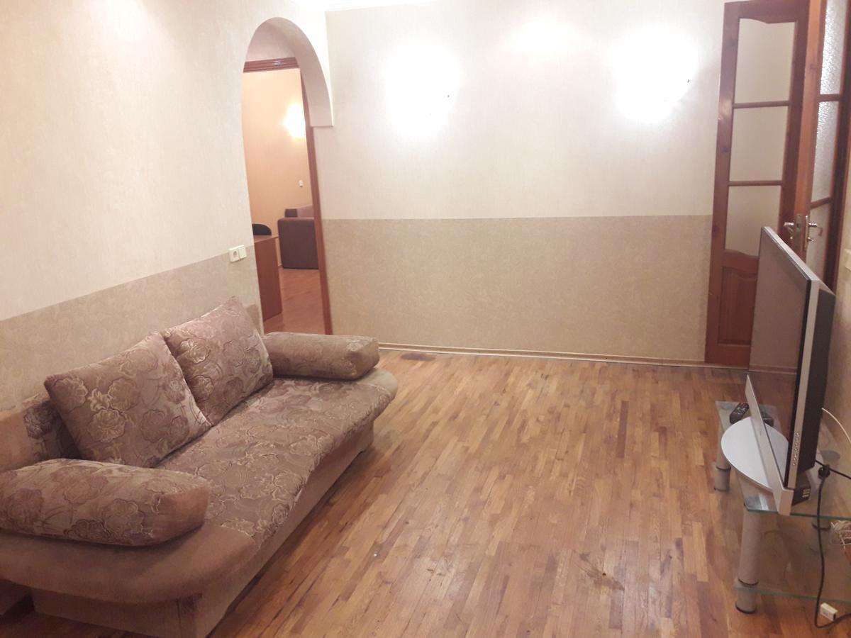 Appartment Near M. 23 Serpnya Kharkiv Eksteriør bilde
